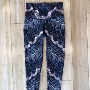 NWT Niyama Sol barefoot "collette" legging